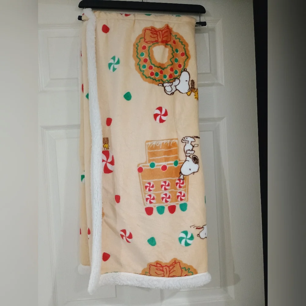 Peanuts Snoopy Gingerbread Christmas Sherpa Throw Blanket NEW 50×60